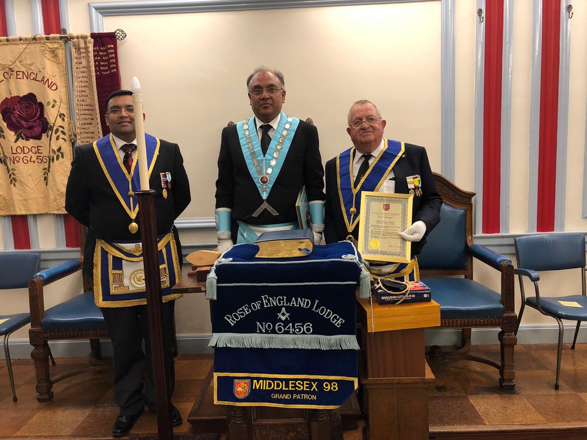 ROEL6456's tweet photo. An Installation, initiation and presentation of a 50 year certificate, all in one evenings work at Rose of England. #teamwork #middlesexmason https://t.co/0C2jxBH3eR