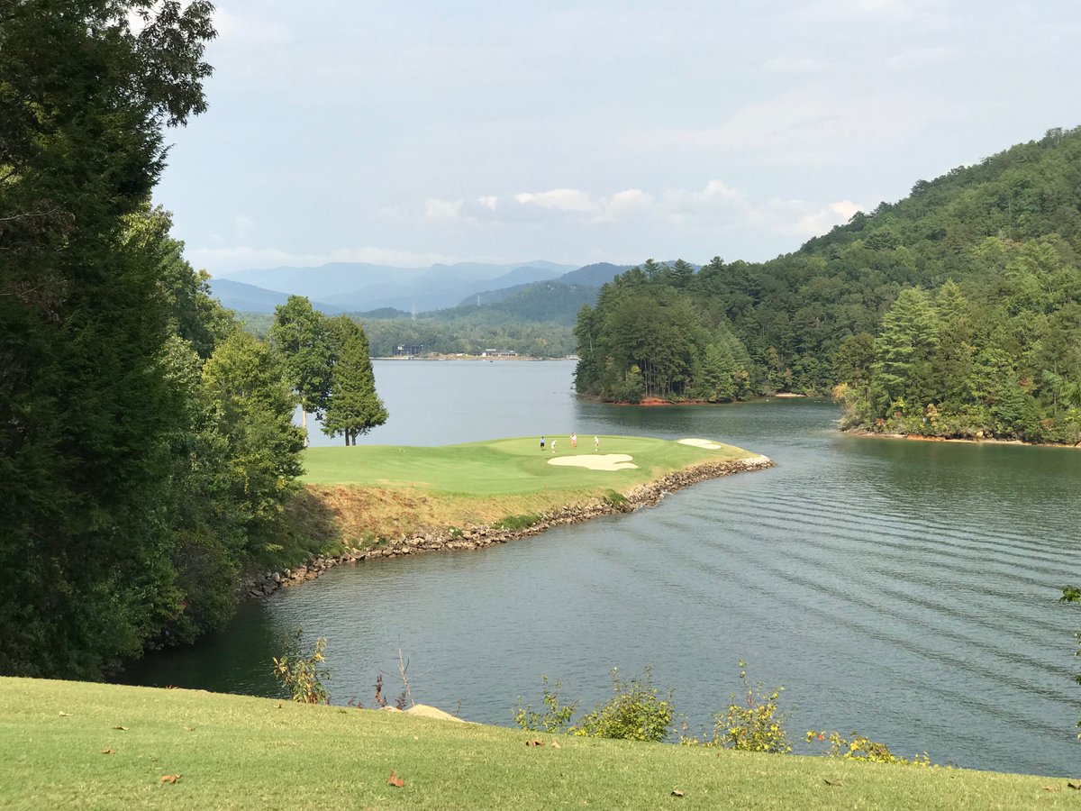 MBPGA's tweet photo. Thanks to @shawneepurePGA for letting me come hang out and watch a clinic for a bit this past weekend.  The @CliffsLiving has some amazing courses! #Bartongolfacademy #learnfromthebest #topcoach #flighscope #orangewhip #PXG https://t.co/bFwJyZxu8Q