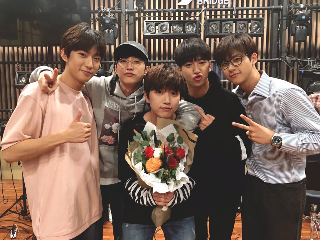 cnupics's tweet image. i miss them all being together :(