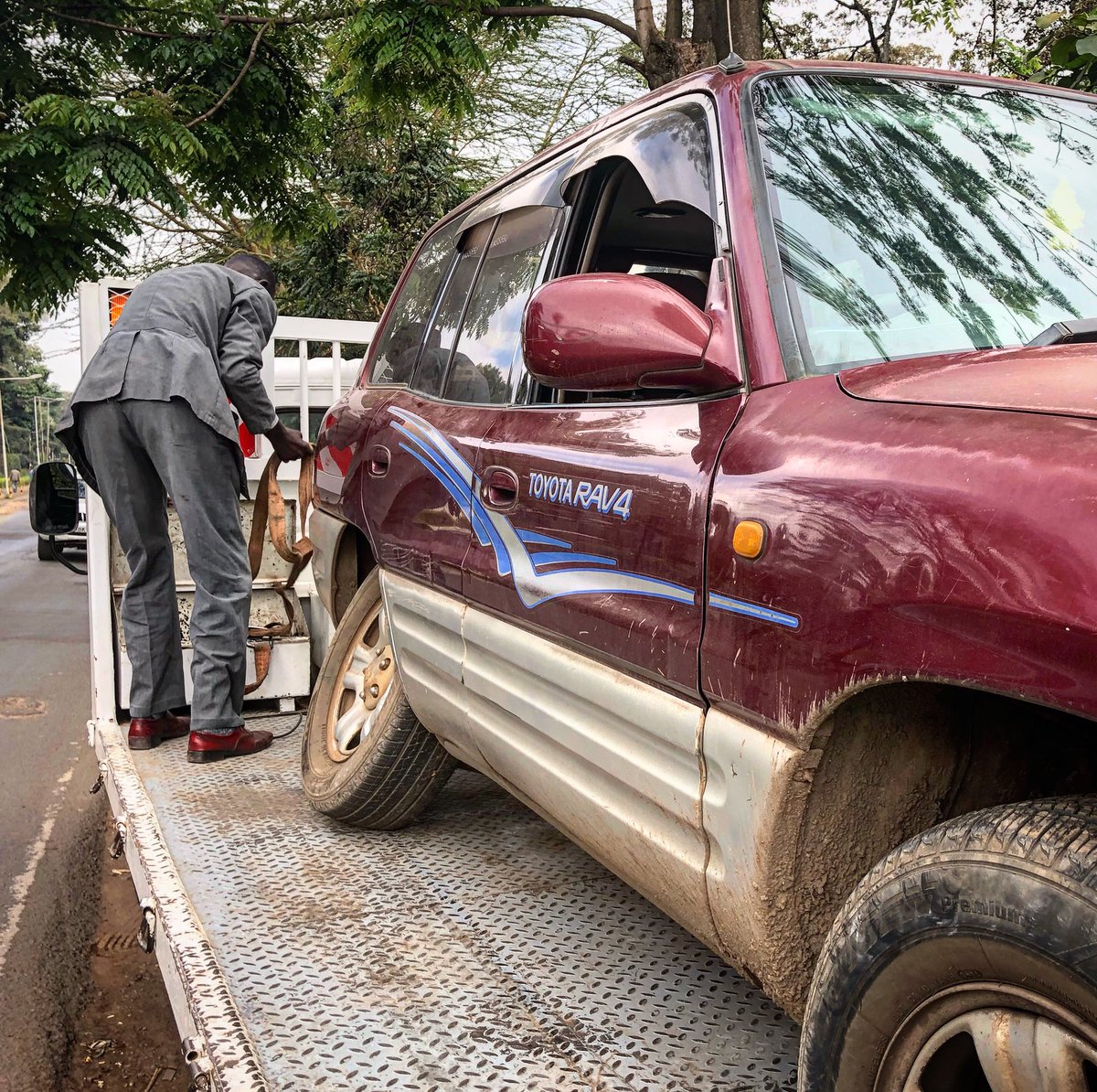 GerbersGo's tweet photo. This morning a rear wheel on the RAV decided to go rogue. 
God kept me (Pat) safe: it happened at slow speed and in a safe place with a wide shoulder. I just had to wait for a tow truck. Our mechanic is having difficulty locating a replacement part so you can be praying for that. https://t.co/RLUn5lWIdm