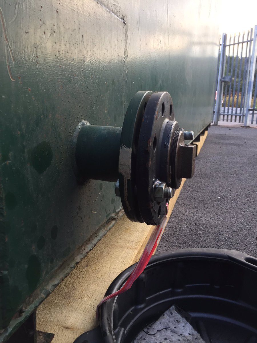 FuelHygiene's tweet photo. Obviously quality control isn’t that important to some tank manufacturers on hire tanks going out to clients! This was a flange leaking where a blank was requested and should have been fitted. Keep vigilant guys could have been an environmental disaster https://t.co/ykuMQSabJY