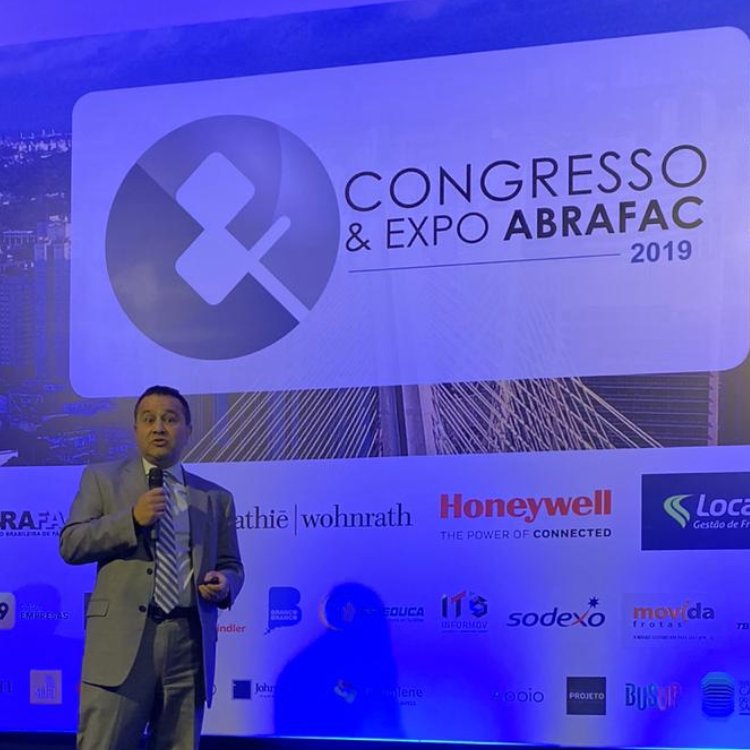 ricsamericas's tweet photo. .@Neilshah930, Managing Director of #RICSAmericas, spoke on a Smart World for FMs, at the @ABRAFAC Congresso &amp; Expo 2019 (Brazilian Facilities Association) in Sao Paulo, #Brazil.

#FM #PropertyManagement #Facilities https://t.co/jTKKG8qYaE