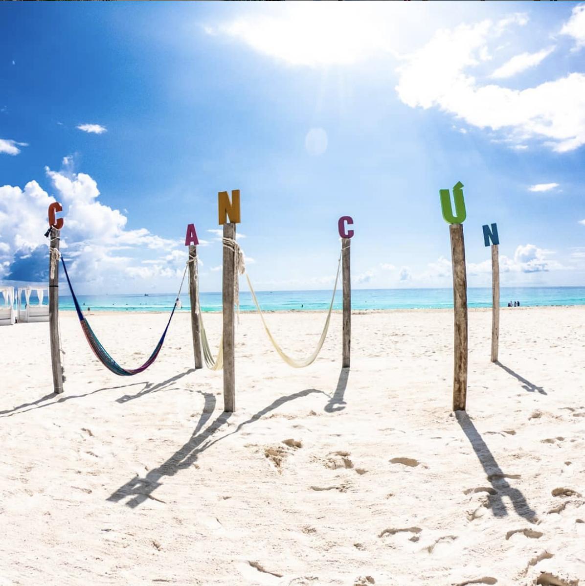 Cada rincón tiene algo especial y que mejor si de fondo esta el hermoso mar del #Caribe... 

Hermosa foto de nuestra huésped <a href="/this/">NOT @THIS</a>.blonde.life