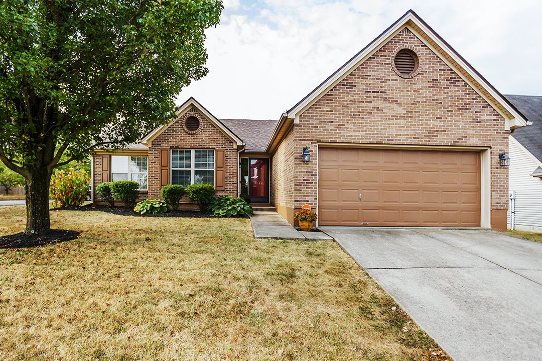 BorgRealtor's tweet image. Just Listed!!! 2196 Haddon, Lexington, KY, 3 BD, 2 BA, Open Floor Plan, All on One Level, Stainless Appliances, Screen Porch/Deck, $199,900
youtu.be/yRTzXrAeeBA 859-421-9911 Pat Borg/Weesner Properties