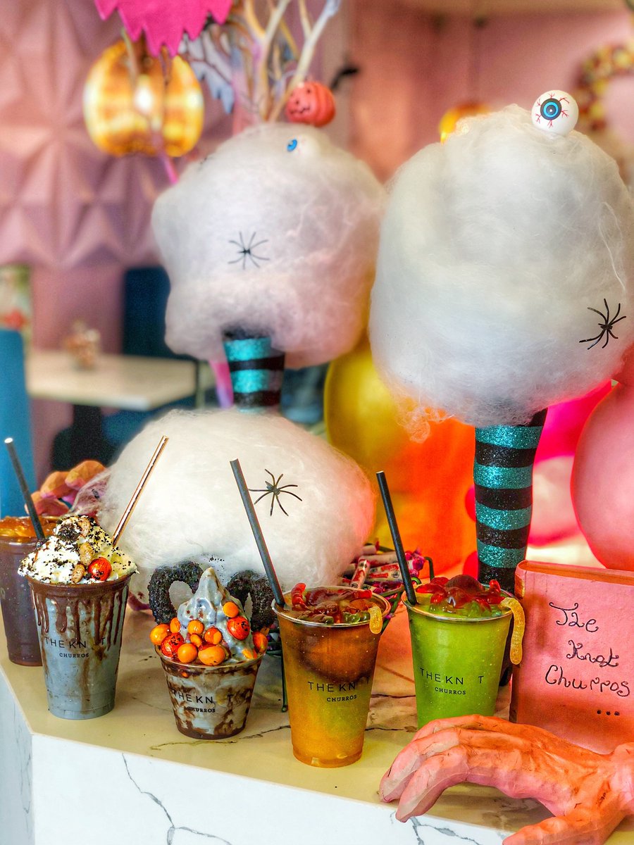 HALLOWEEN 🎃 👻🕷 At The Knot!
We will be having a spooky Halloween menu this October! *
Cookie Monster Milkshake 🍪
Hocus Pocus Chilled Churros- dipped in Oreos 😀
Frankenstein Slush - Apple 🍏
The Black Couldron Slush - Cola 🕷
Pumpkin Slush 🎃  #Halloween #HalloweenCountdown
