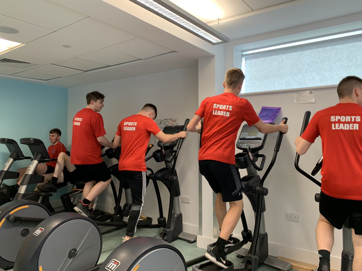 stcolumbaPEdept's tweet photo. Sports Leaders learning about different types of competition! Knockout, Ladder and Personal Points!! Put through their paces with the Point focussed Fitness Challenge!๐๐! #bustingagut! #newskills! #article31 @_stcolumba @ActiveSchoolsIC https://t.co/NWS0qnZoXo