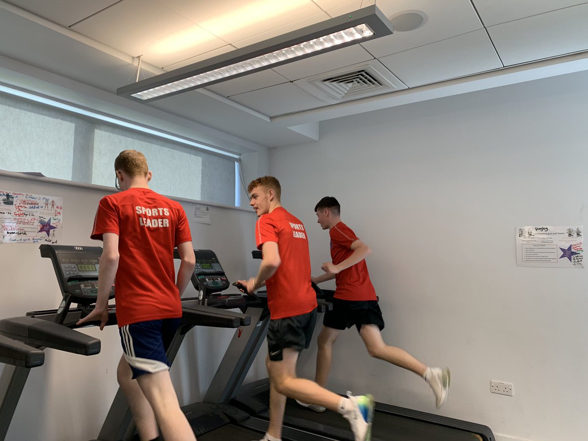 stcolumbaPEdept's tweet photo. Sports Leaders learning about different types of competition! Knockout, Ladder and Personal Points!! Put through their paces with the Point focussed Fitness Challenge!๐๐! #bustingagut! #newskills! #article31 @_stcolumba @ActiveSchoolsIC https://t.co/NWS0qnZoXo