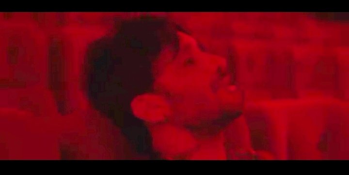OttaSSat8's tweet image. #FabrizioMoro videoclip #PerMe
💔💘💞
"Con la saliva contro il pregiudizio,
E la salute smarrita per colpa di un vizio"

(Immagini dal videoclip del verso citato rese più chiare)

595.000 visualizzazioni su YouTube YouTube giorno 20
💪💪
