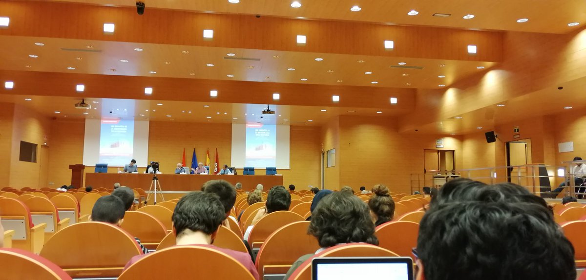 olgag's tweet photo. Con mis estudiantes del Master en Análisis Político en el Congreso Desafios de la #Democracia en la Historia en la @CCPPySOCUCM de la Complutense #UCMPower https://t.co/ZC24RtI1DO https://t.co/MsjttnGcyp