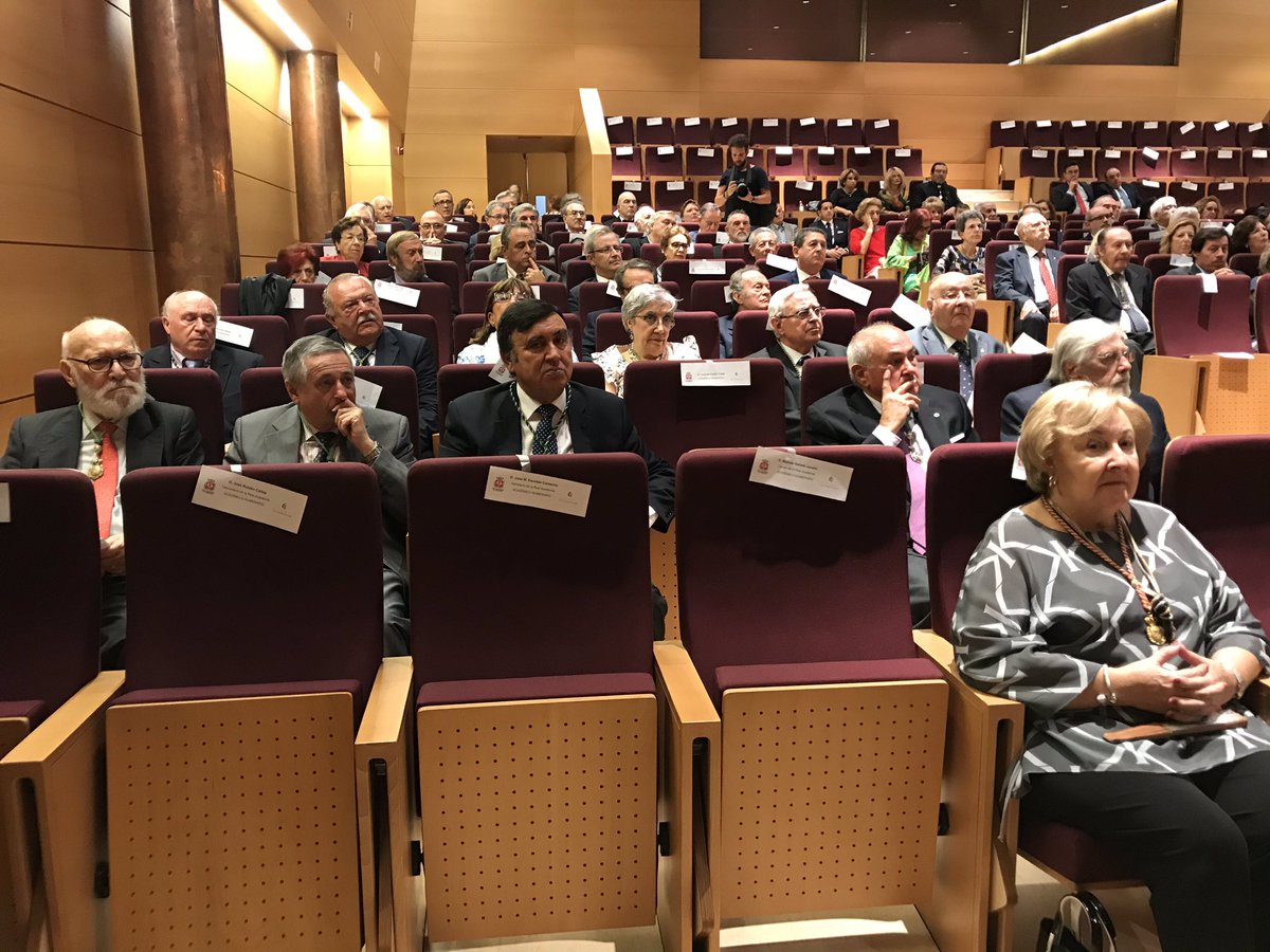 RealFundacion's tweet photo. Apertura del curso 2019-20 de la Real Academia de Córdoba. Asisten; el alcalde, José María Bellido; el delegado del Gobierno, Antonio Repullo; y la delegada de Fomento, Infraestructuras, Ordenación del Territorio, Cultura y Patrimonio Histórico, Cristina Casanueva https://t.co/bUKiWy2r3s