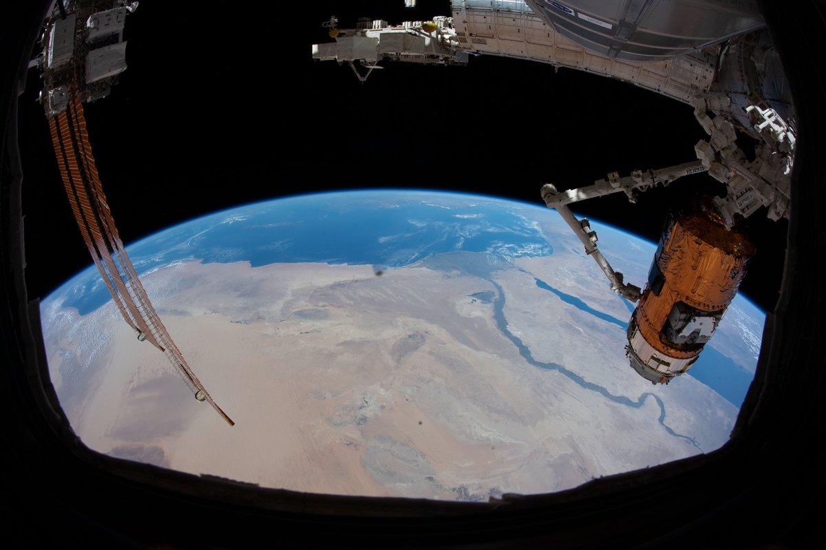 astro_hazzaa's tweet photo. A picture of North Africa taken from the @Space_Station. Do you spot the Nile River? https://t.co/WwEmz73Epz