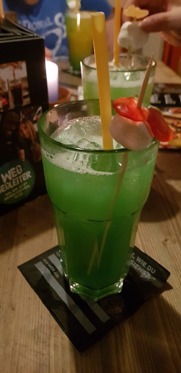 Wer isst jetzt das Marshmallow und das Gummibärchen? 😭 <a href="/Einfach_Marcel/">Einfach Marcel👑</a>