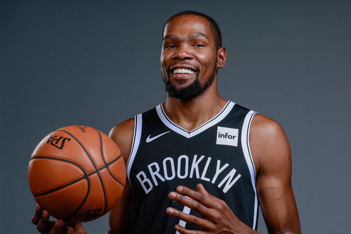 So much respect for this guy, Kevin Durant is one of my favorite basketball players, better than LeBron in my opinion. Hopefully I can meet KD one day 🏀