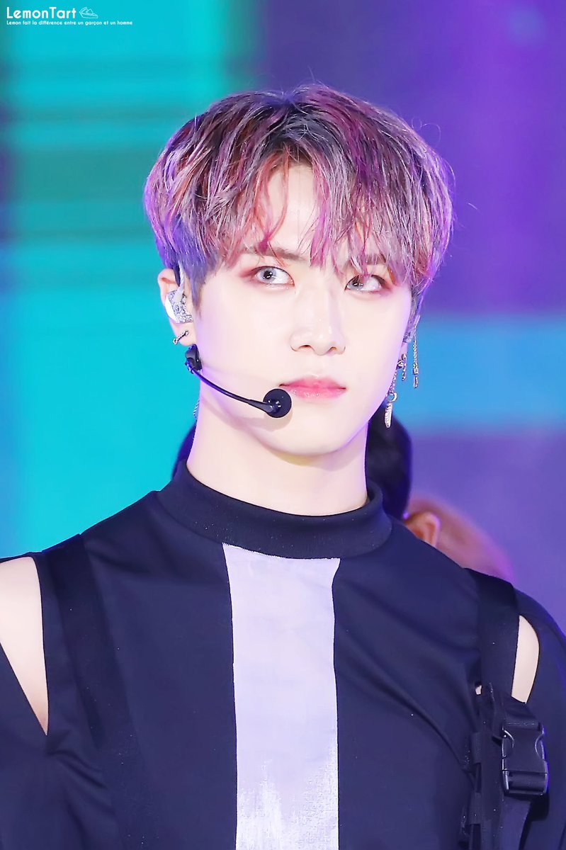 lemontart_0703's tweet photo. 191001 더쇼 서울뮤직페스티벌 
원한다면...
오늘 마지막으로... 
사랑합니다...
#김동한 #동한 #KIMDONGHAN #donghan #キムドンハン https://t.co/Lc5ZJXzS3b