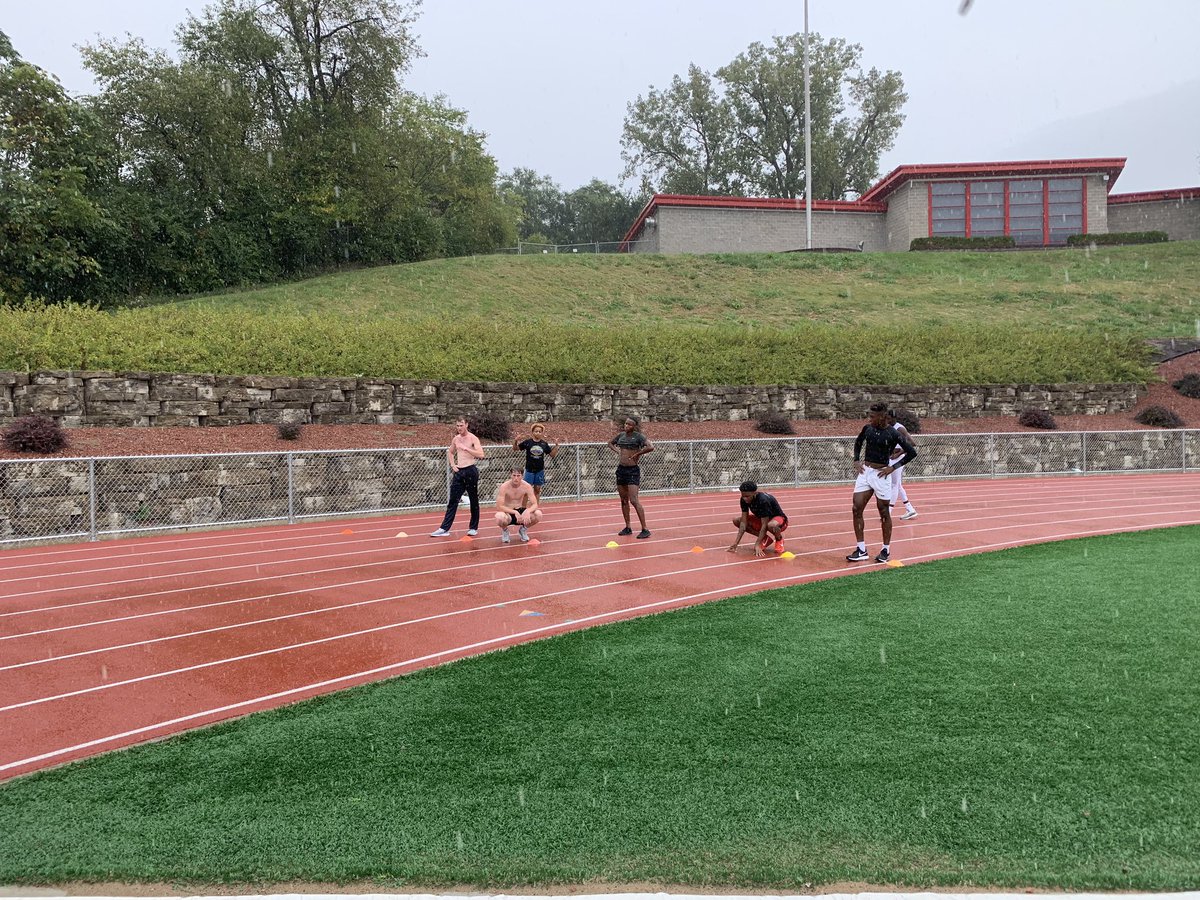 IHCCrunning's tweet photo. Rainy days help callous the mind 💪 #HardenTheShell https://t.co/wrltsI2iqm