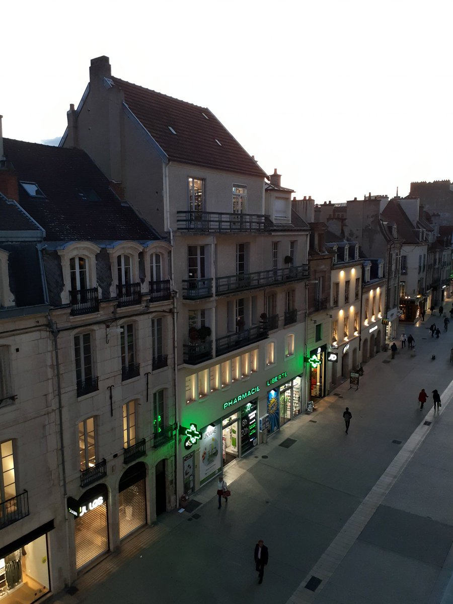 findcourseEn's tweet photo. Our view... good night Dijon! 
@dijon @BurgundySB https://t.co/LJWL1hmDrI