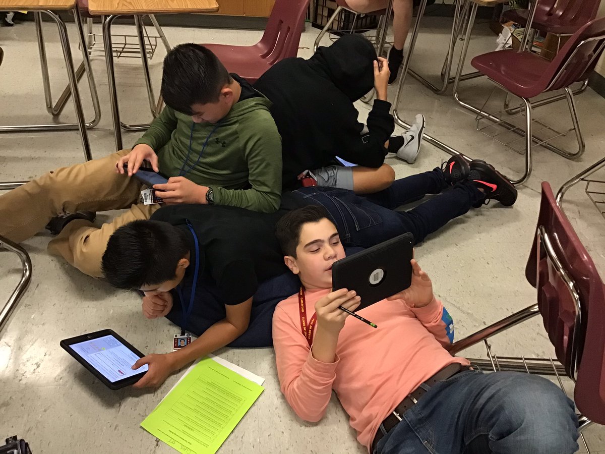 lizardslab's tweet photo. When flexible seating is life, but there’s only one beanbag. #sharingiscaring #hardatwork #juniorhighboys https://t.co/DD38ezfjMk