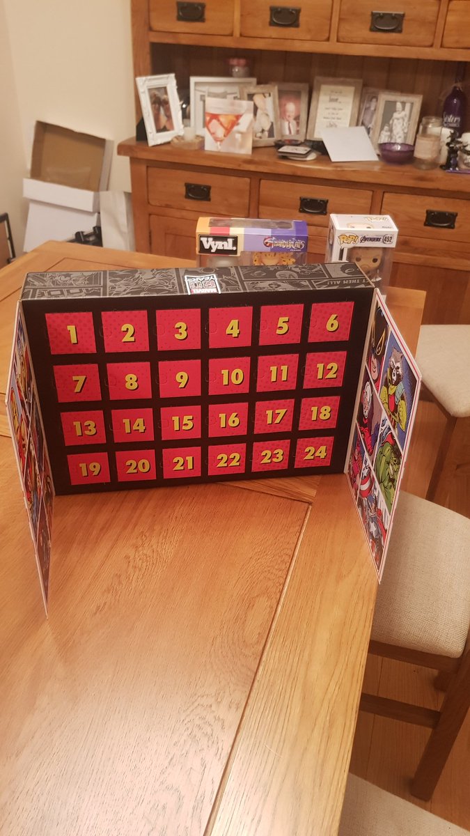 MrPPiAndPie1's tweet image. After an exhausting and long day (and horribly long journey home) this was waiting for me, not sure how I&apos;m going to wait till December! The inner geek is strong #marvel #embracethegeek