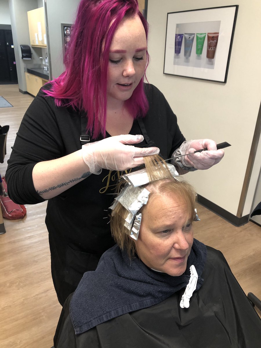 @TrustyleSalon Accent highlights on my #1 fan! #truestylesalon #mom #weaving #pinkhair #hair #haircutting #aesthetics #MakeupArtisty