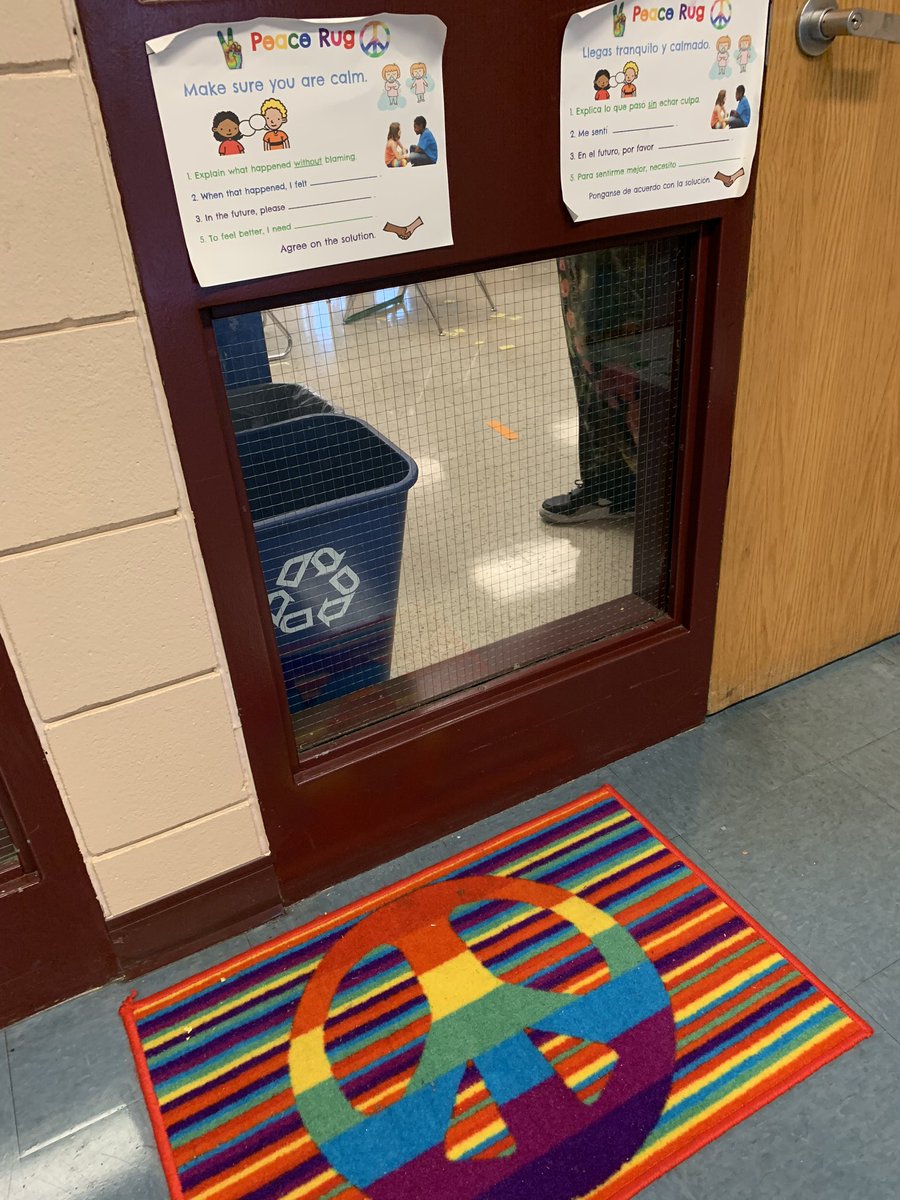 Look at this Peace Rug in Ms. Dunne’s classroom to help students problem solve independently! #SELatwork <a href="/MPS_Green/">MPS Green Central</a>