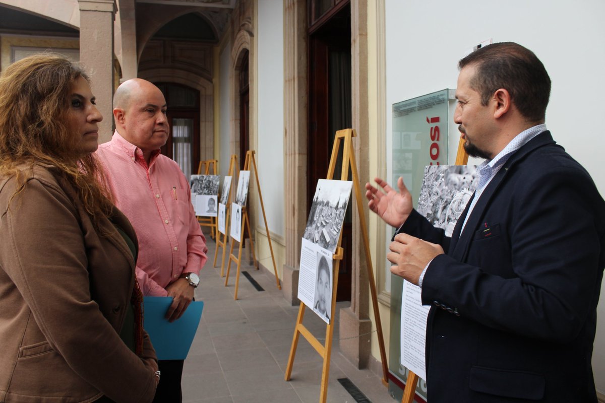 CEDHSLP's tweet photo. En el marco de la conmemoración del Día Internacional de la No Violencia, la #CEDHSLP y la Facultad de Derecho de @LaUASLP  inauguraron la exposición fotográfica "Caso 43 Iguala", la cual se presenta en el Museo de la Mascara del 2 al 5 de octubre 2019. https://t.co/nyOyA82W0q