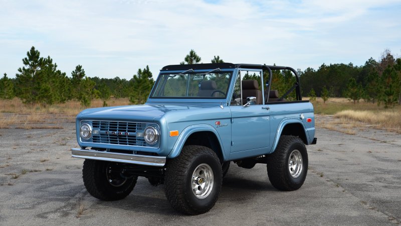 AutoFairFordMA's tweet photo. A 2021 #Ford Bronco is ALREADY being revealed. The exciting release of the iconic #vehicle could be as soon as mid-November!

https://t.co/21v2XfJ59v https://t.co/TRglq5iLrW