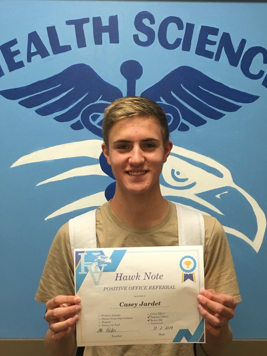 Help us celebrate Casey Jardet. He has earned a Hawk Note for  helping others &amp; always being respectful. Thank you Casey for helping is spread the positive! ⁦<a href="/CaseyJardet/">Casey Jardet</a>⁩ ⁦@HVAPrincipal⁩ ⁦<a href="/HVAHawks/">Hardin Valley Academy</a>⁩