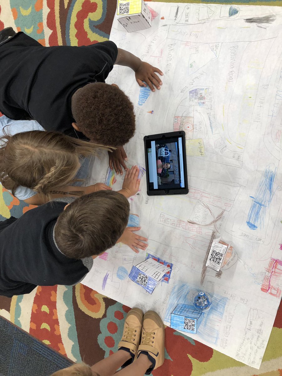 MichelleWoosle1's tweet photo. Using Spheros to drive through communities to see our public service announcement videos for our government services made on the Doink Green Screen app by scanning our QR codes.  It’s #owlsome and we are #owlaboard to see the finished products @OakviewElem @DoInkTweets @Sphero https://t.co/oPUewTvp99