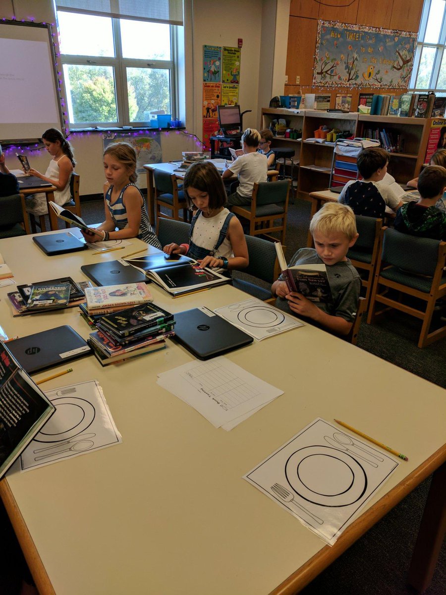 UESLibrary's tweet image. The students are so excited to taste some new books in the library this week. #booktasting @UESPrincipal