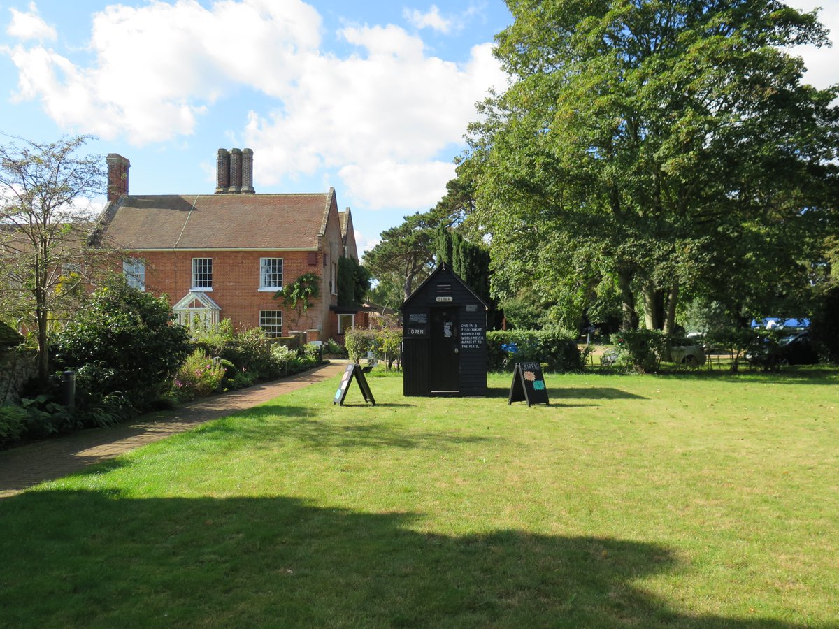 Honoured to have @ItsSirenCalling installation created by Roger Hardy continue it's exhibition tour on the beautiful grounds of @BrittenOfficial.A stunning location & well worth a visit ! photos courtesy of @Ellarobe  #installation #climateart