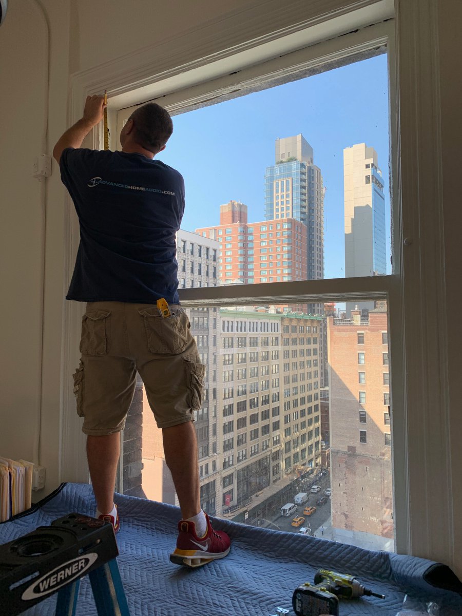 HomeAdvanced's tweet image. Black out and Solar Shades installed by AHA down in the Flatiron District of Manhattan
#manhattan #Flatiron #Flatirondistrict #blackoutshades  #solarShades #NYC