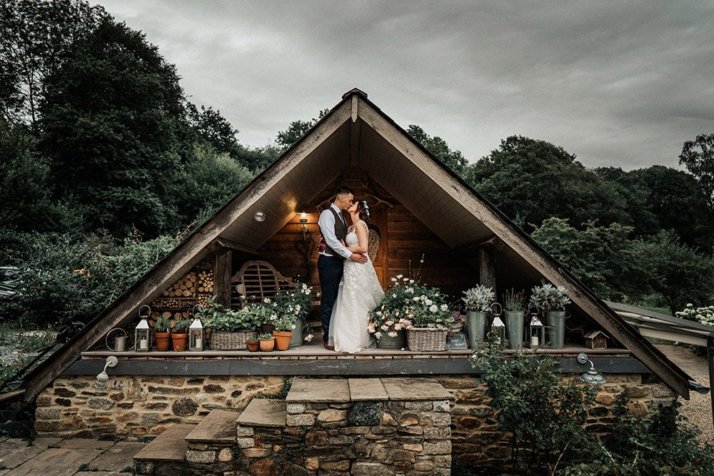 W_W_WeddingBlog's tweet photo. Introducing Alex and Matt and their absolutely stunning wedding day today // https://t.co/X5CiWk1y09 thanks to @youngerphoto @MonCheriEurope @RainbowclubUK @OddsandBuds @MossBros @chichiclothing @TaylorsTavi @irockbanduk https://t.co/PPl3E5cZsk