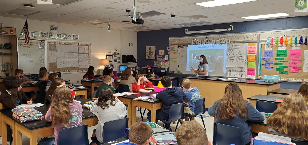 Nicole8482's tweet photo. Today we practiced our claim evidence reasoning and the kids did a great job. I love how great our conversations were and their input. I love my kids so much! Also, Ruthie is an awesome teacher rockstar, I loved watching her in action. @ICParrott #teamoldham #eomspatriots #teach https://t.co/gyUFXpJ986
