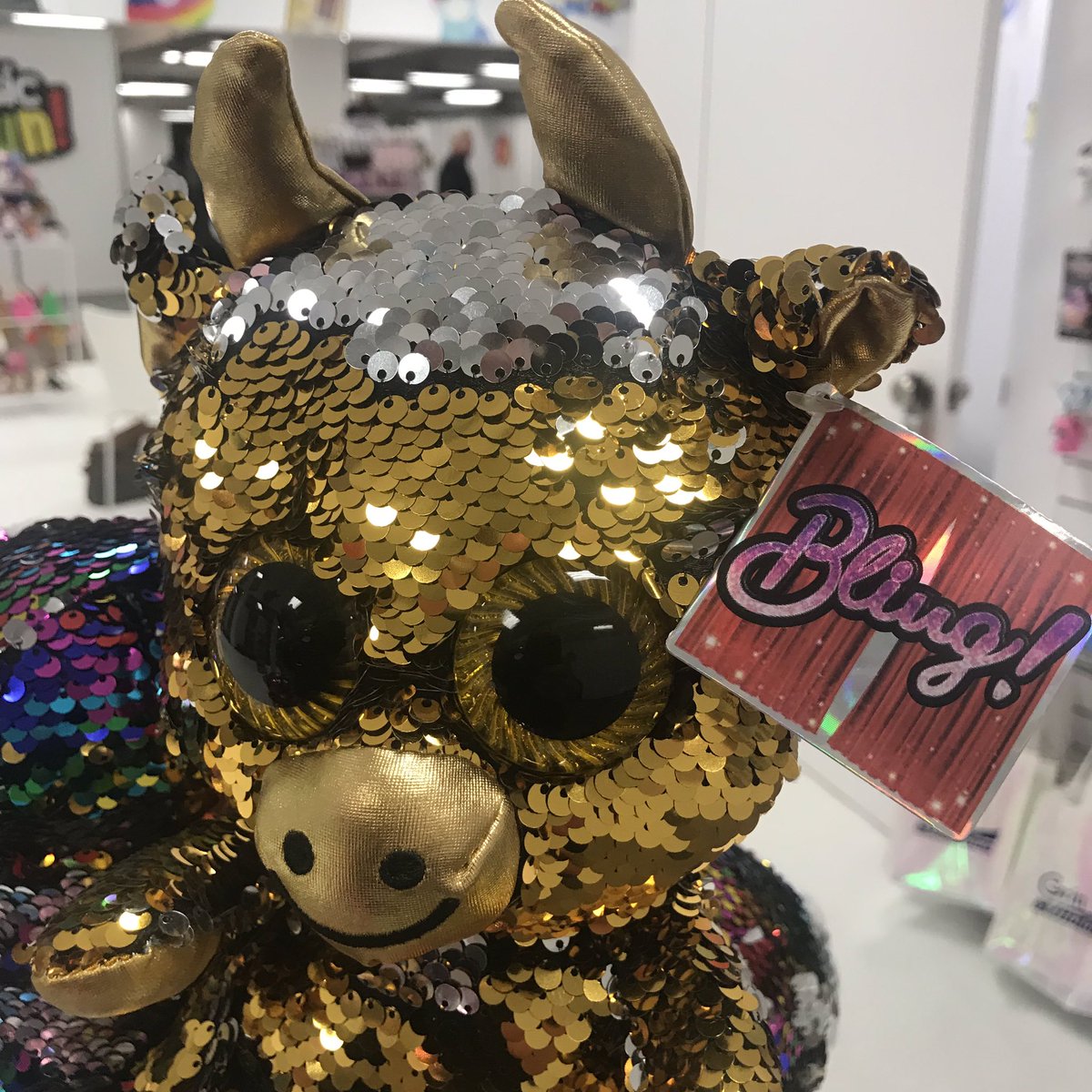 Lots of Bling at #ToyFairDallas this year! #TFDallas