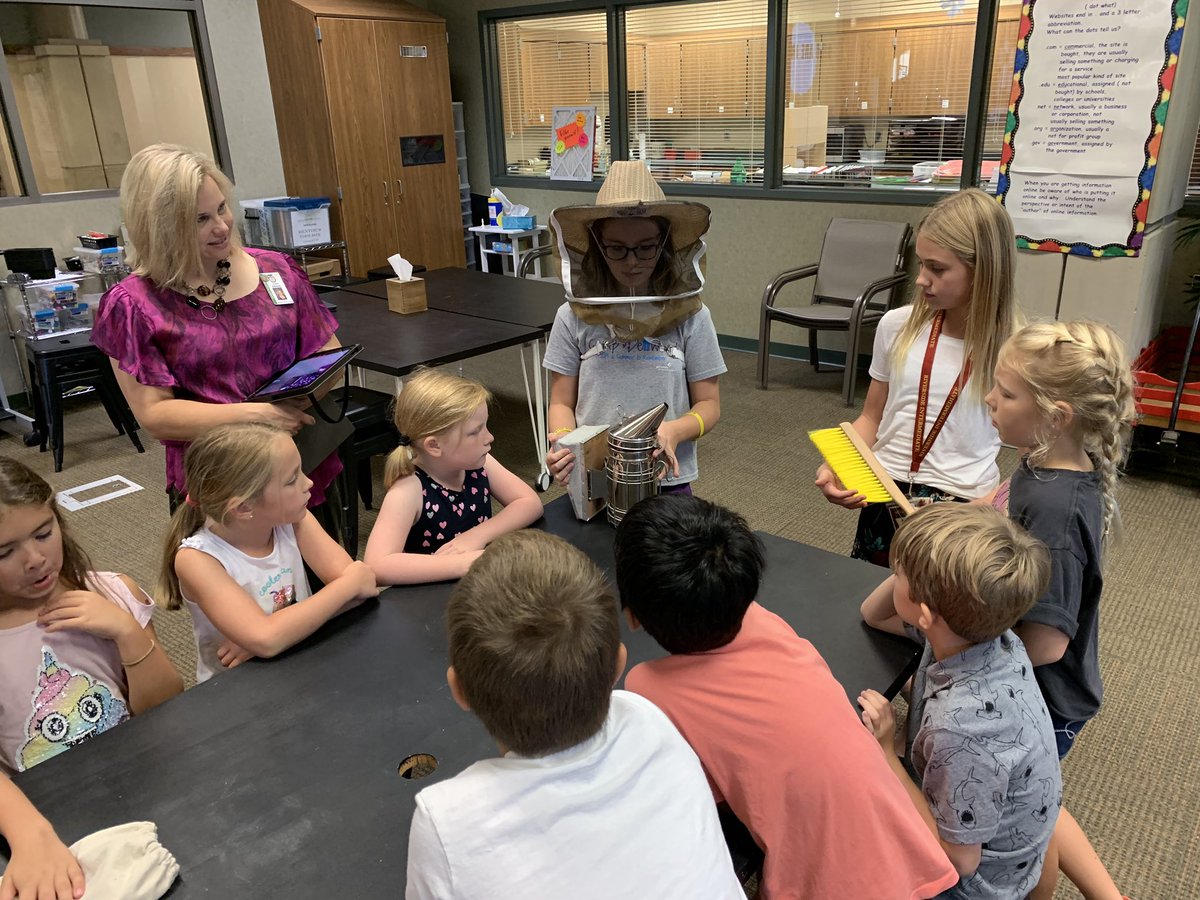 KLothamer's tweet photo. What a wonderful day at @RSIHawks with @LREhseIN 💗 🐝 It was amazing to see our 6th graders take compete ownership of their bee mission at RSI and inspire young students to start their own mission! #proudteacher @hsefoundation @robinsons_room @HSESchools https://t.co/i546gQPUdO