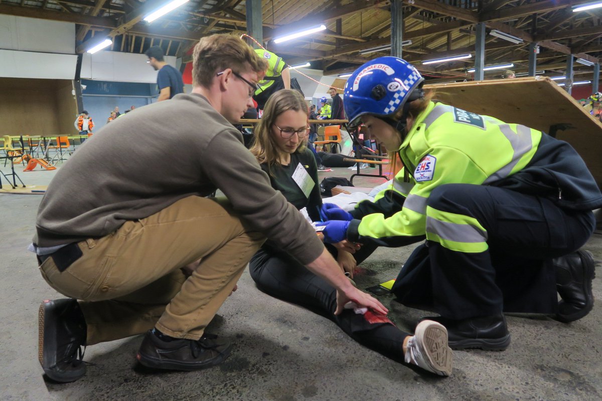 EHS_NS's tweet photo. It was a successful #HEX19 emergency mgmt exercise in the @TownBridgewater. EHS Operations ground & LifeFlight services, under the direction of our EPSO dept., worked alongside local fire & @policenews, @RegionalEMO, @nshealth, @nsemo, @IWKHealthCentre, @HealthNS and @SJA_NS_PEI. https://t.co/pR3pPc0dj7
