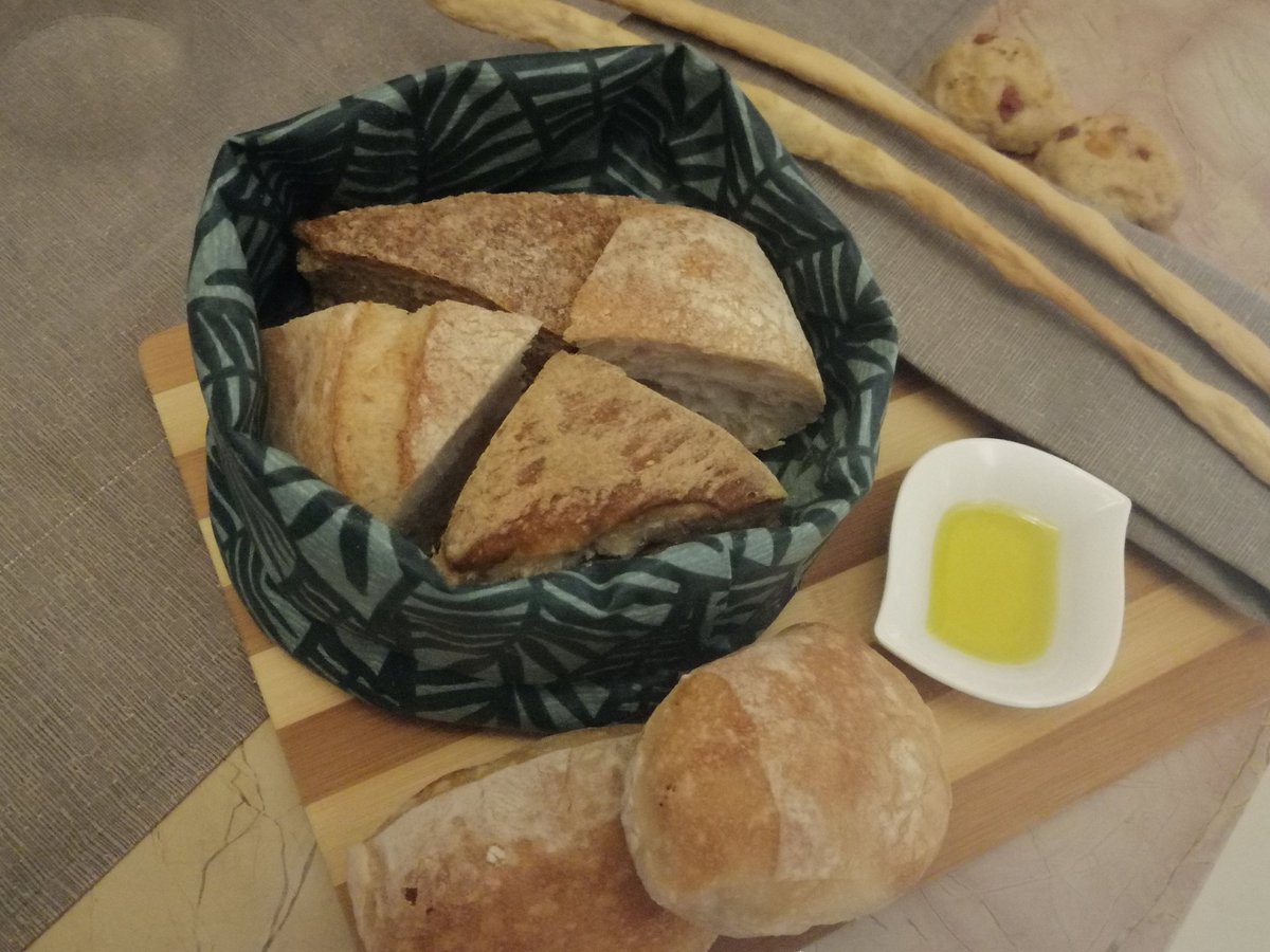 LaConsiglieria's tweet photo. .@Olioextrav

#pane #olio #capasantaedatterino #panbrioche ricotta di fuscella e #scapece #GalleriaLeone chef #Agnese #Napoli

@viaggimperfetti @OlioBuondiOLI @GiovannaDiTroia @cittameridiane @OriettasRecipes @c_curiosites @DiscoverNapoli @gitlchefs @torillo59 @Barbaga3Gaetano https://t.co/Bo4tgpOxrV