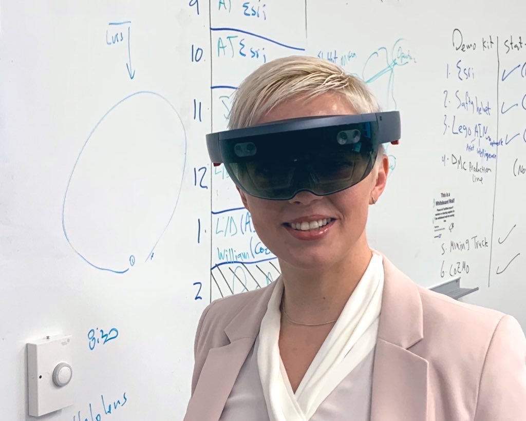 e2hln's tweet photo. Cool stuff is going on today at #dshop at @SAP Toronto with @HoloLens #hololens 😎 and other #reallycoolstuff 👍 #innovation #AugmentedReality #AR #VR
@LifeatSAP #lifeatsap #SAPToronto https://t.co/DD9Lm22YPX