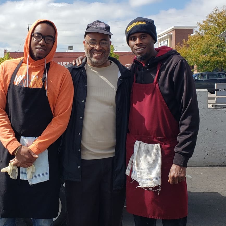 soulfoodscholar's tweet photo. PRO TIP: Save the bread until the end so you can sop up that excellent, #mustardbased #bbqsauce. BEST VERSION IN DENVER! Reminded me of sauce that I had on #JAX, #Florida. https://t.co/9epvAgBfZh