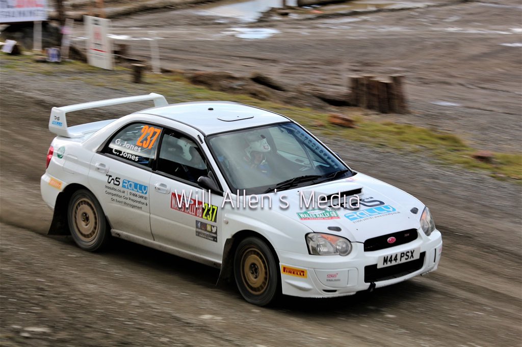 🏴󠁧󠁢󠁷󠁬󠁳󠁿 This year I will be a spectator to my home event! 👀 📸 
my favourite stage = Sweet Lamb Complex 👌🏼 the atmosphere was amazing 👏🏼 
I would like to wish everyone competing, spectating and organising on <a href="/WalesRallyGB/">OfficialRallyUK</a> a safe and enjoyable event 😁 
#walesrallygb #WRGB