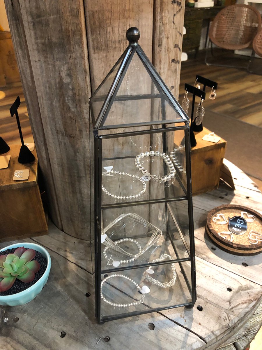 KultrunMarket's tweet photo. @MiluzArt has the most beautiful sterling silver Jewelry. One of a kind designs is the heart of @stjacobsvillage (inside) @KultrunMarket come see for yourself! https://t.co/gY6vUnl9ho