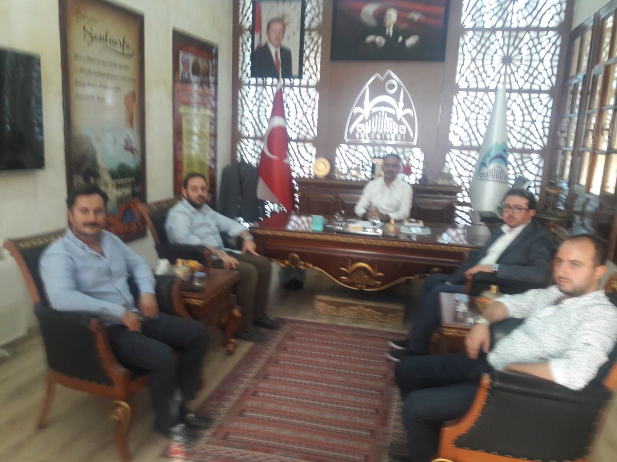 MUSIADUrfa's tweet photo. .@MUSIADUrfa Şb.Bşk. Sn @MahmutSaatci ve Yönetim Kurulu üyelerimizle birlikte @EyyubiyeBel Bşk. Sn. @mehmetkusnet makamlarında ziyaret ettik. Ilçemizde belediye tarafından yapılan çalışmalar hakkında bilgi aldık. @MUSIADUrfa olarak ilçemize nasıl katkı sunabilirizi konuştuk. https://t.co/YXceJk6B4T