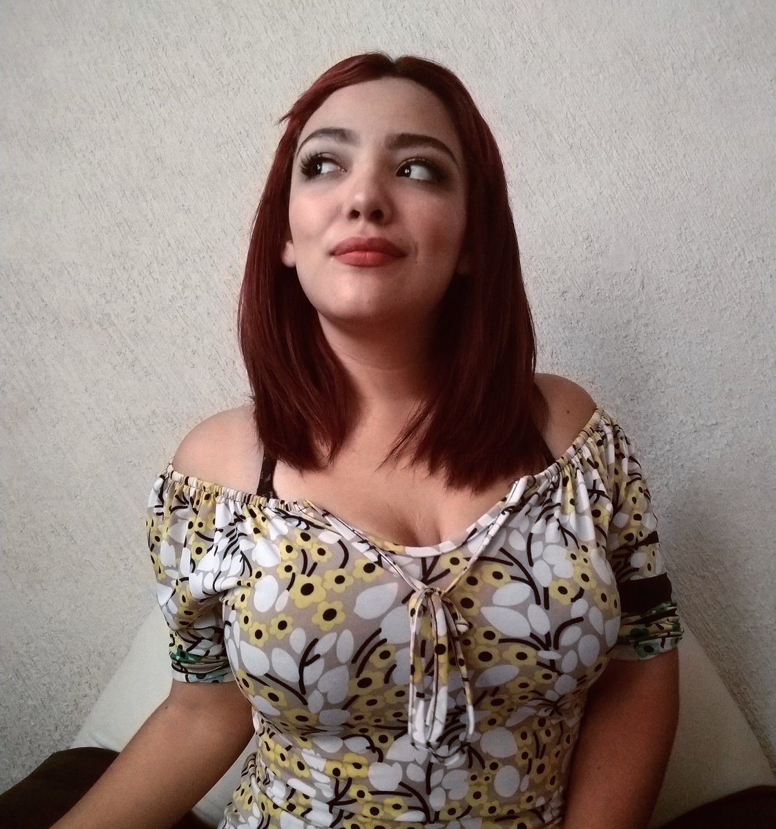 QueenTatilini's tweet photo. #NuevaFotoDePerfil

#MiercolesDeGanarSeguidores #follow 

😊🥰 https://t.co/A8NMqew842