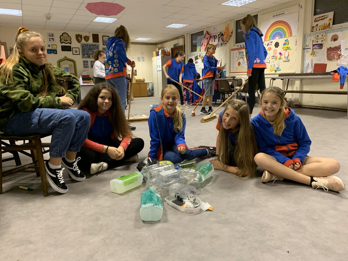 Our Guides made some great creations of things that they want to save from plastic pollution using all the plastic that they’re families used over the last week! 🌍 🐢 #FutureGirlActs They’ll be sending their #PlasticPromise  to our local AM <a href="/RhunapIorwerth/">Rhun ap Iorwerth</a> 🚫 🥤