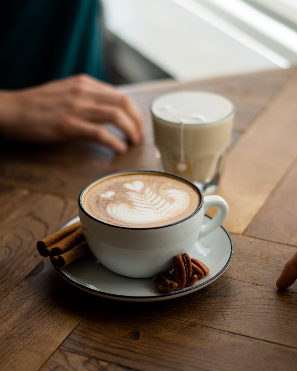 Introducing the new fall menu: the pecan pie latte and the hot date tea latte! 🔥🍁🍂