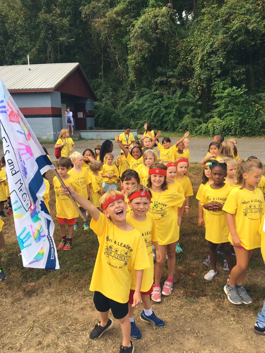 msfergusons1st's tweet photo. Some awesome moments from the @Boosterthon Fun Run last week! We were so pumped to raise money for our school! 🏃🏼‍♀️🏃🏽‍♂️ @ClaxtonElem #clxleaders #theacsway https://t.co/Pkb4TALQTk
