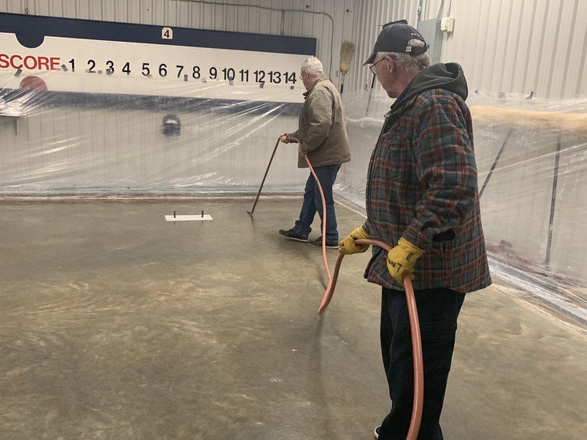 OmemeeCurling's tweet photo. FLOODING has started. Whoo hooo!! 🥌🥌🥌🥌🥌#curling https://t.co/Io0AT8OqUa