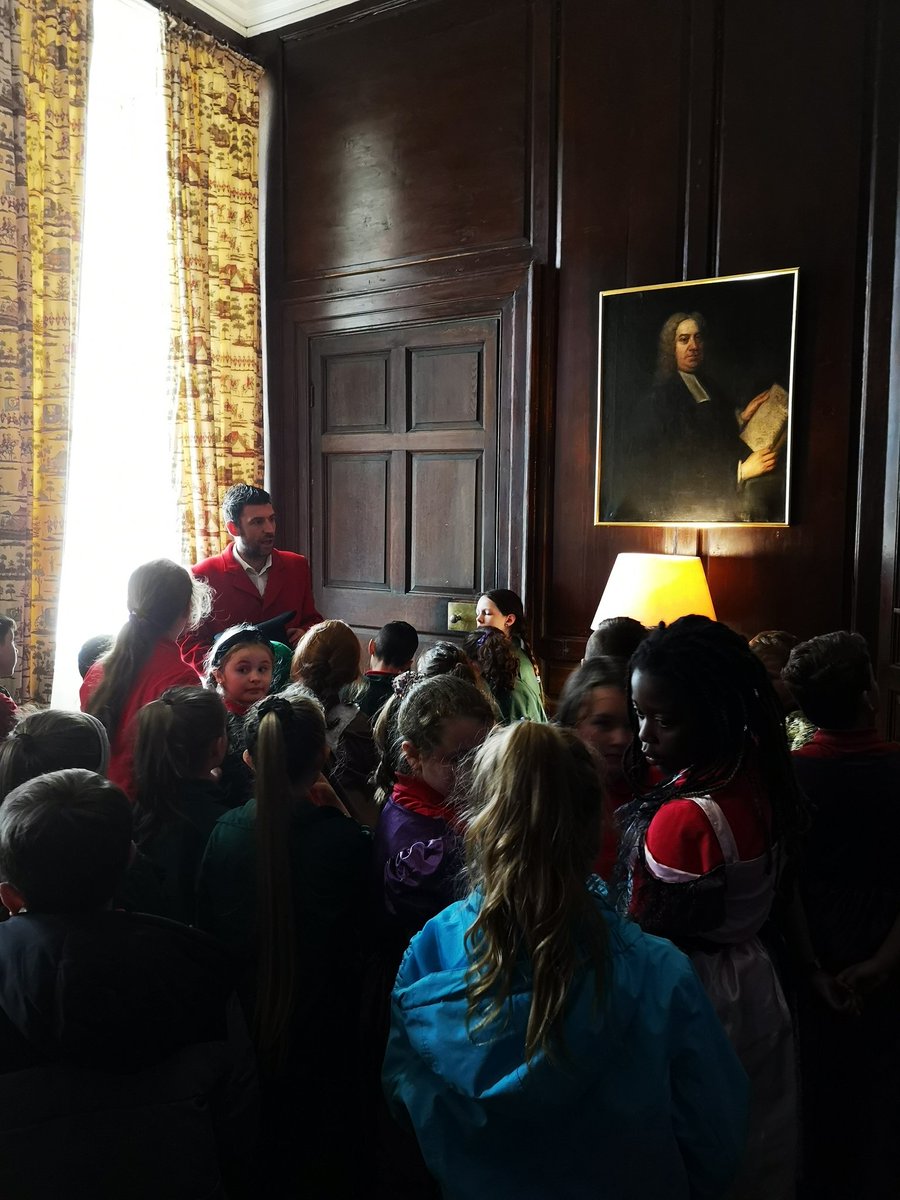 gaelscoilcd's tweet photo. Bhí lá iontach againn i Rang a 4 inniu ag @opwcastletown le haghaidh turas 'living history'. #history #castletownhouse #mastertom https://t.co/I2io6eItD6