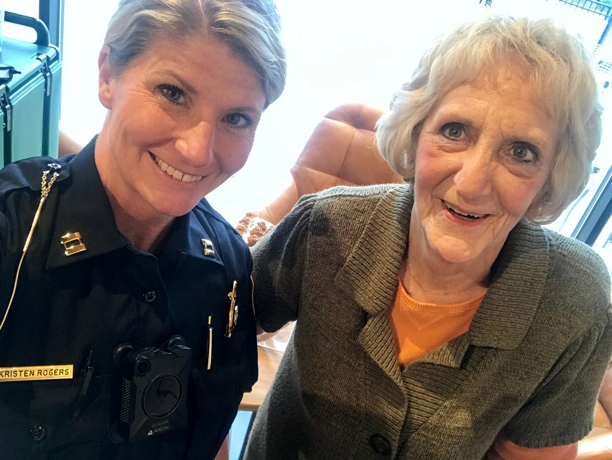 GrandRapidsPD's tweet photo. #CoffeeWithACopDay started in 2016, on the first Wednesday in October. We continue the tradition in Grand Rapids. Thank you for those who came out to drink coffee & connect. Special thanks to #Starbucks and @arniesbakery for their fantastic support #GRcommunityforce https://t.co/KQpP1OaXRD