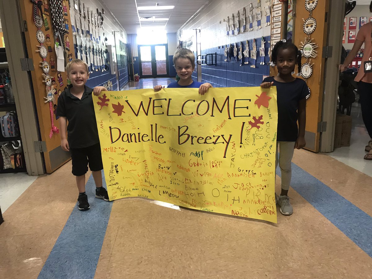 KinderWoodard's tweet photo. Huge thanks to @DanielleBreezy for coming to speak with our kids about weather. This was the perfect addition to our #readtobeready unit! Look for us tonight at 5:00 on @WKRN ! @cjmarczak @StaceyElkins1 @Srviv4Carol @kikokpardue @teachrntraining @KameronAllred https://t.co/CBb3SUofgT